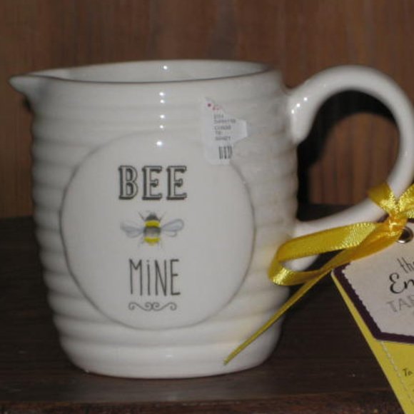 NWT English Tableware Co Be Mine Bee Mine Happy Creamer Jug Honey David Mason - Picture 10 of 13